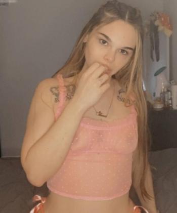 Annie, 23 Caucasian/White female escort, Grande Prairie
